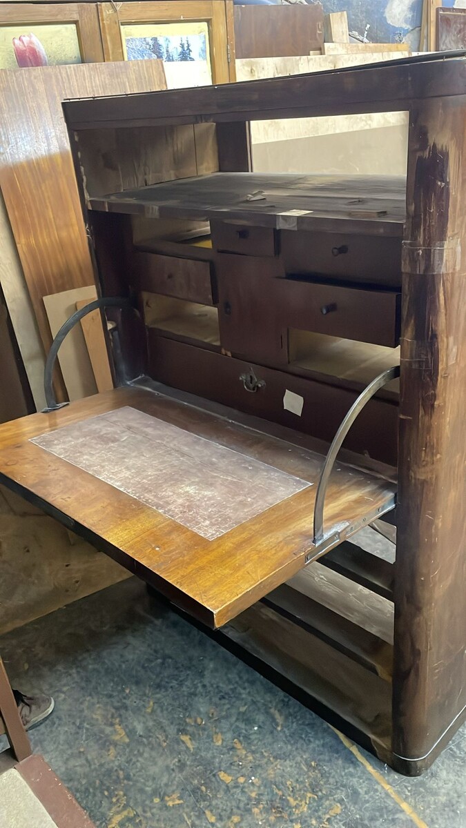 Шкаф в период реставрации. 2024 год. Фото: Сергей Паль