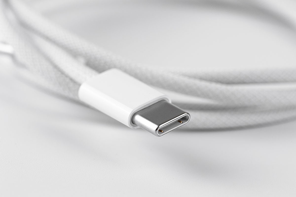 Благодаря технологии Type-C мы получаем более быстрый заряд и передачу данных. Источник: Shutterstock📷
