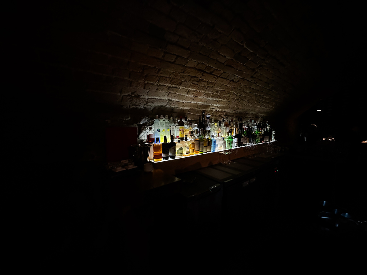 Полки с напитками →