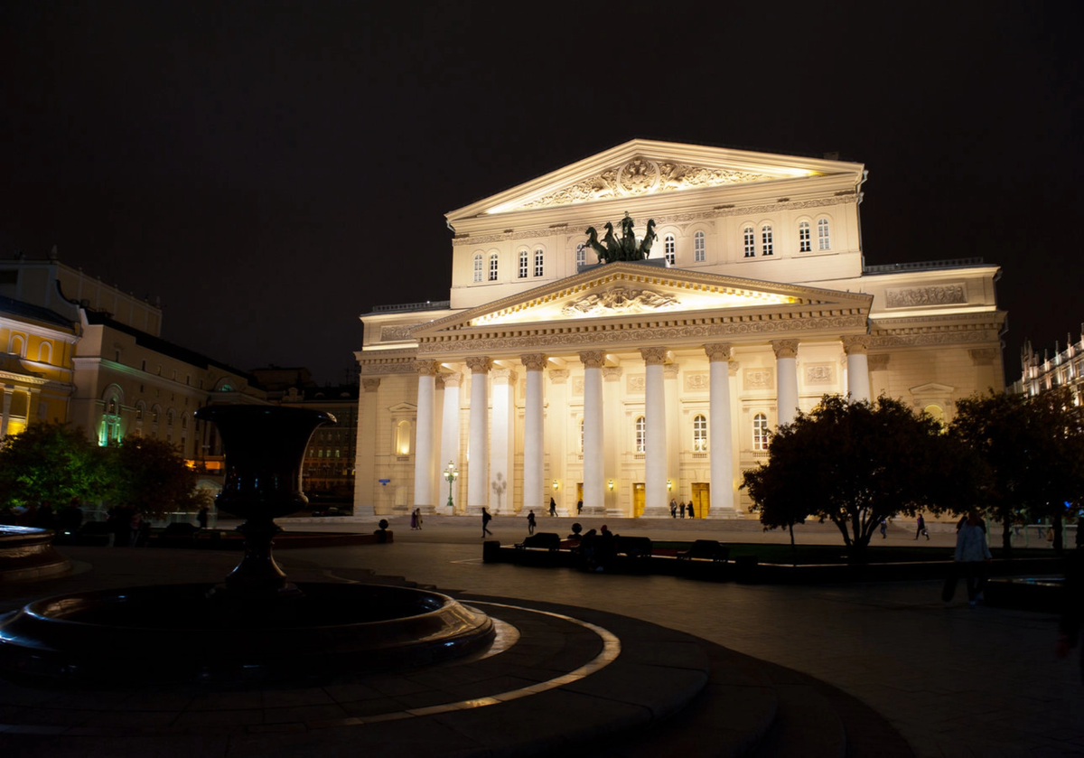 Сфотографируйте Большой театр с необычного ракурса Источник фото: www.shutterstock.com