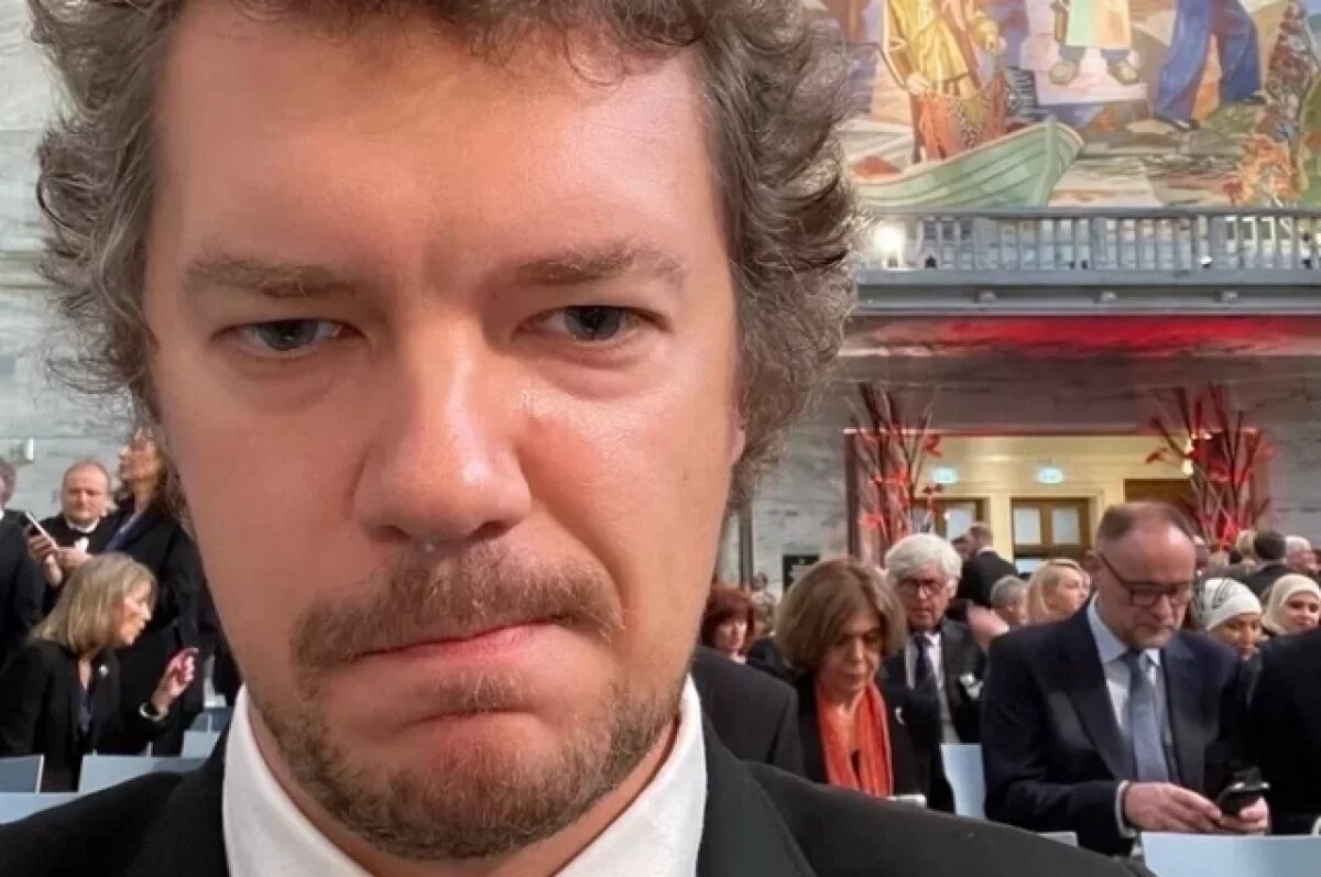    В отношении одного из создателей "Револьт-центра" возбудили уголовное дело о госизмене.