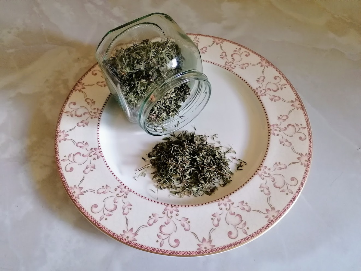 Баночка с тимьяном из моего шкафа