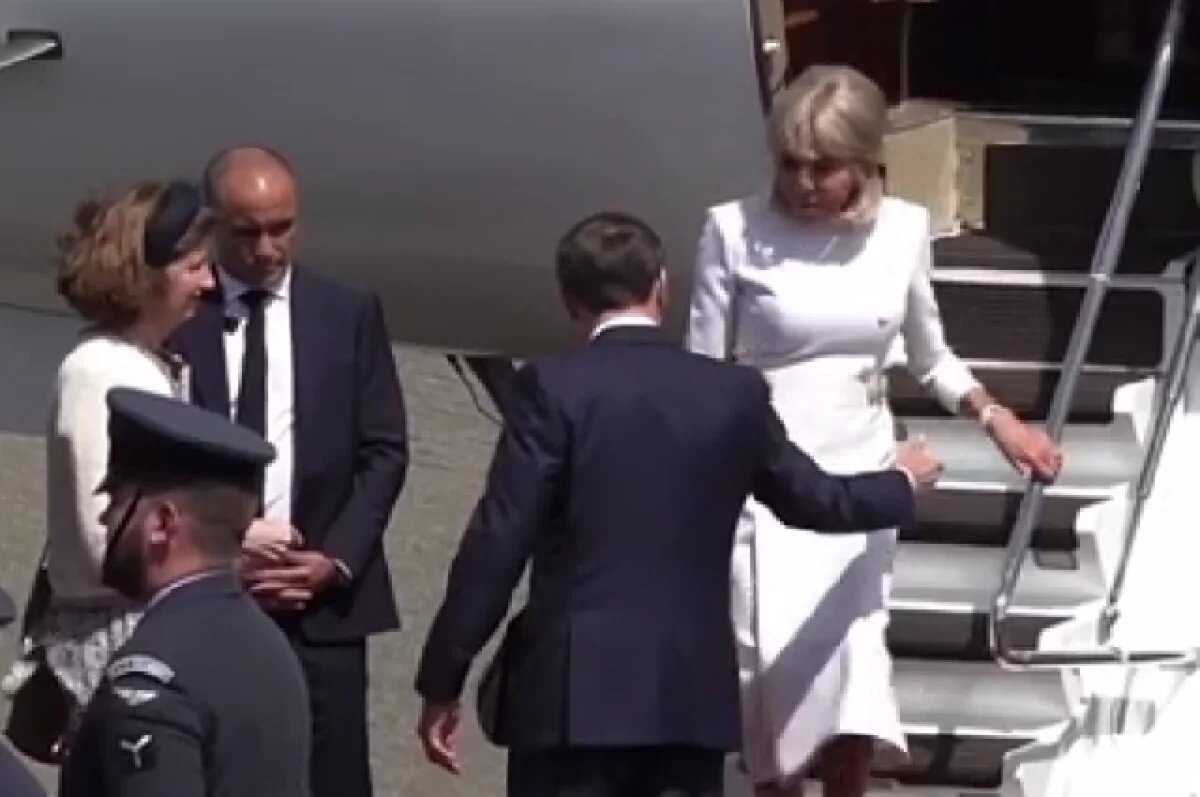    Кучера назвал «ссорой мальчиков» конфликт Макрона с супругой