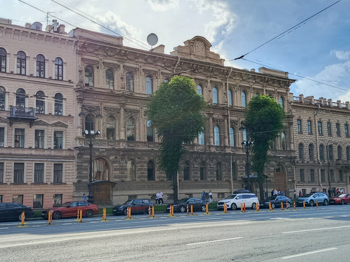 Особняк Зубова на Исаакиевской пл., д. 5. Институтут истории искусств.