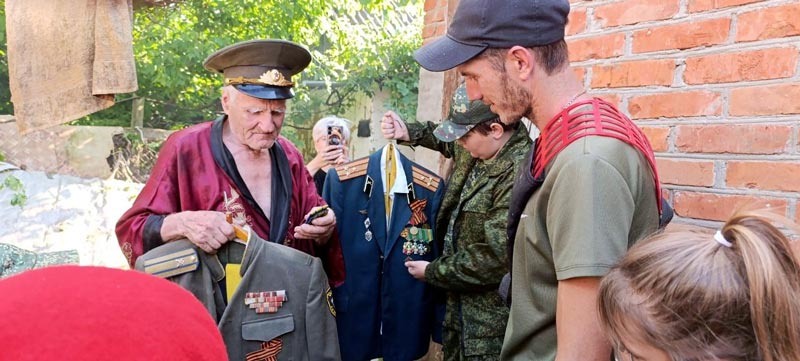    Юнармейцы Темиргоевской помогли ветерану