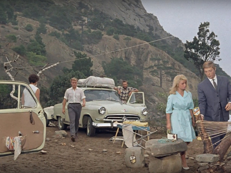     Море, солнце и автомобиль — идеал советского отдыха. И только ли советского?