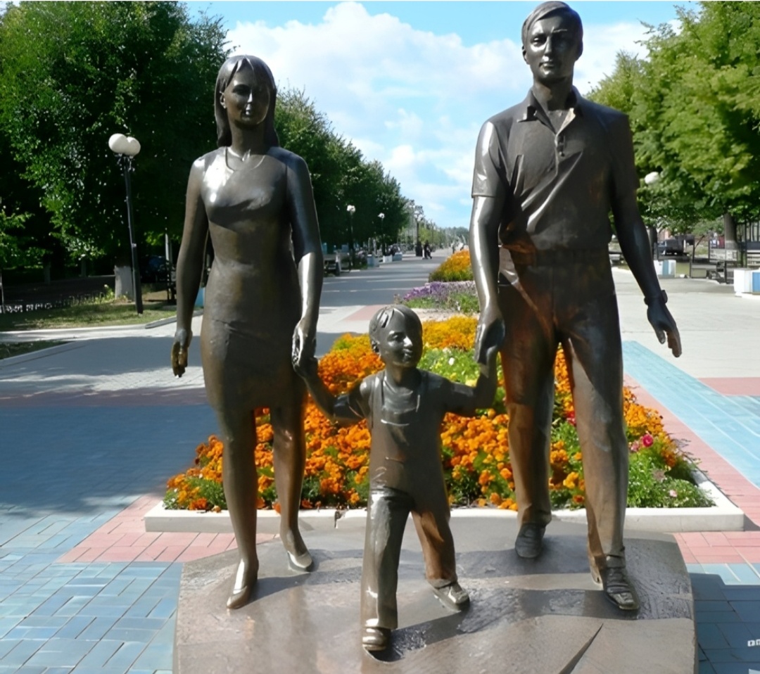 Счастливая семья. Фото взято из открытых источников 