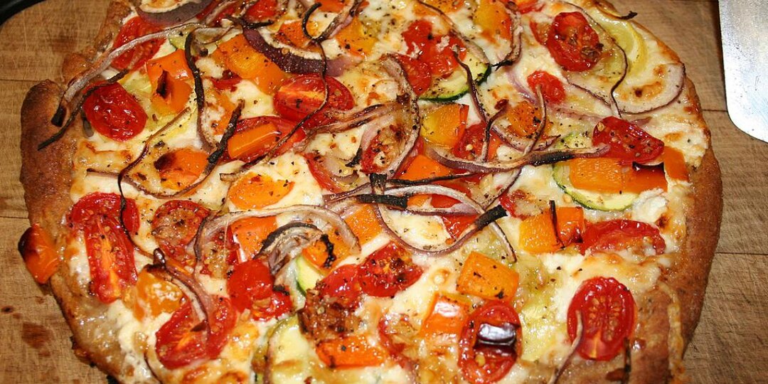 Как приготовить домашнюю пиццу за 15 минут — пошаговый рецепт