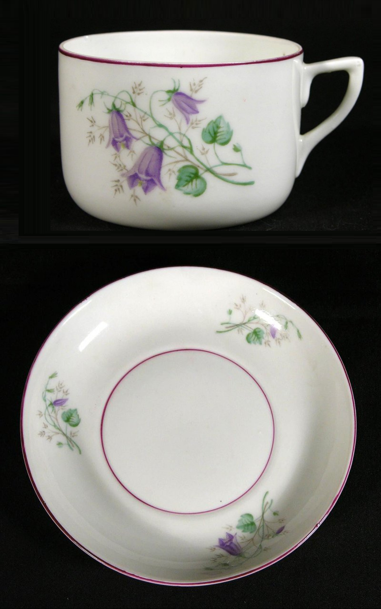 Чашка с блюдцем в росписи "Колокольчики". 1948. Государственное автономное учреждение культуры Ярославской области "Рыбинский государственный историко-архитектурный и художественный музей-заповедник".