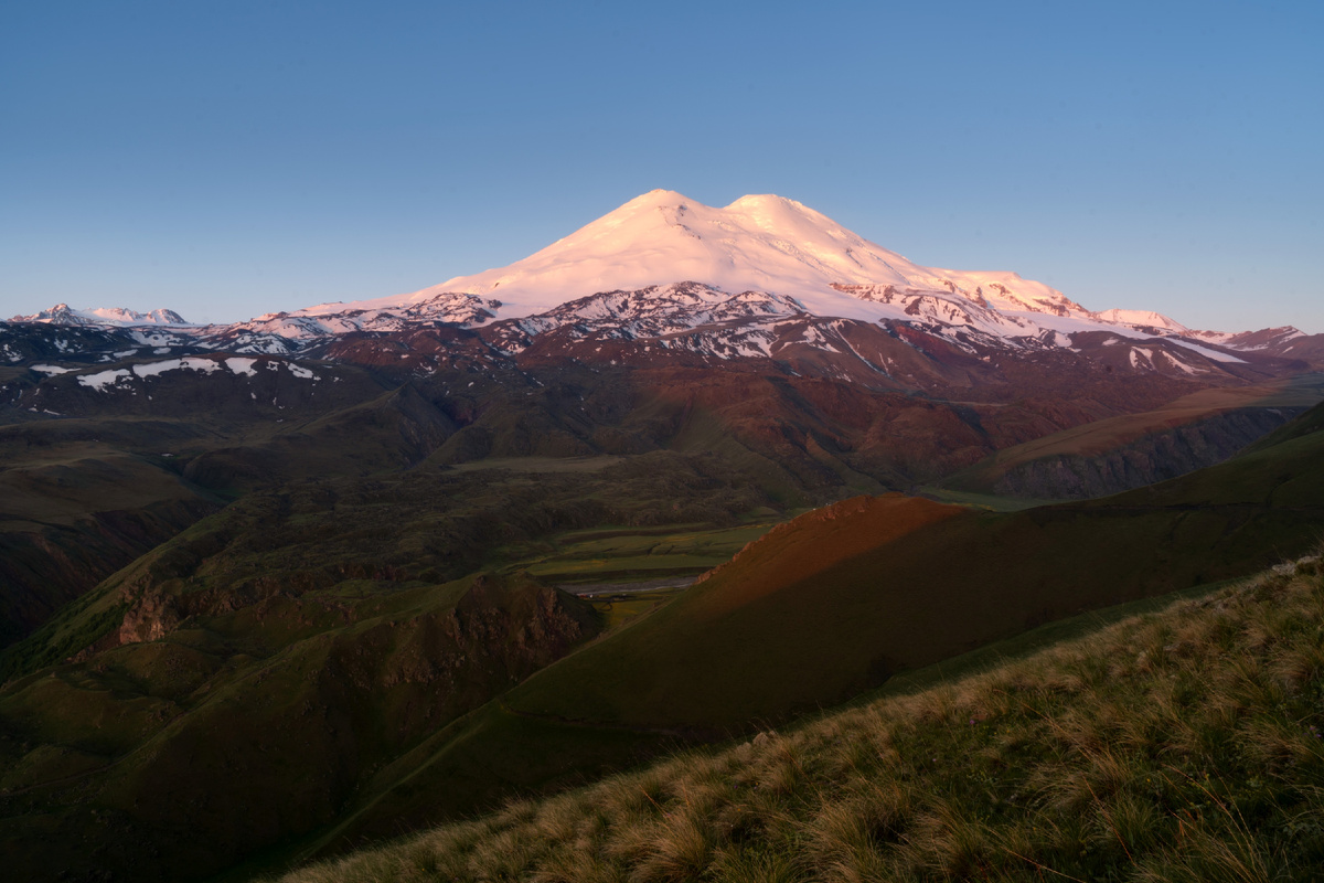 Классический вид на Эльбрус