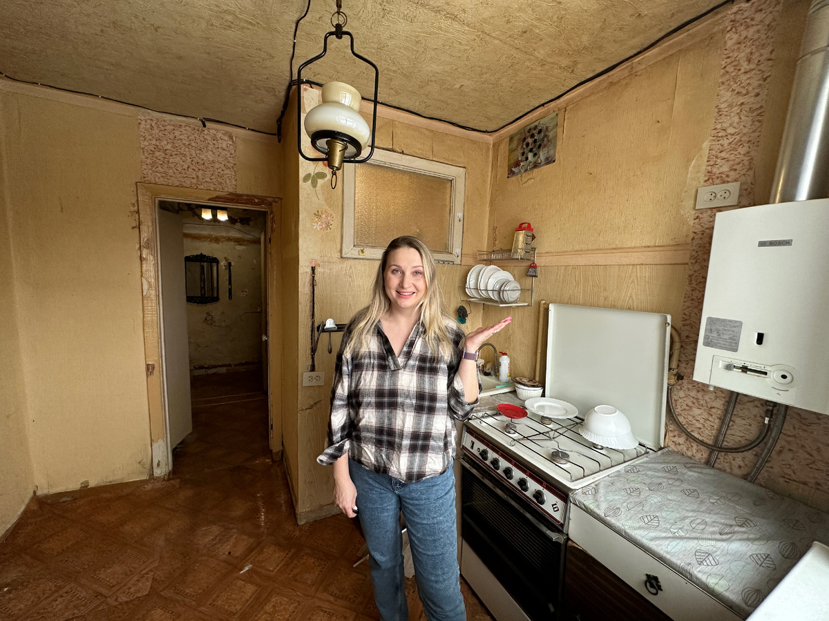 Привет! Я Мария. В прошлом году мы с мужем купили старую хрущевку и совершенно ее переделали. Оставайтесь на канале, чтобы посмотреть, что из этого вышло. Не забывайте ставить лайк и подписываться, чтобы не потерять меня)