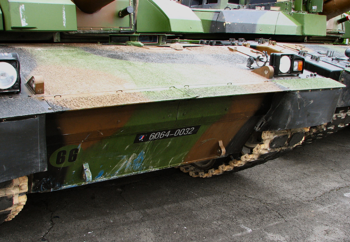 Для сравнения- носовой узел французского LECLERC.