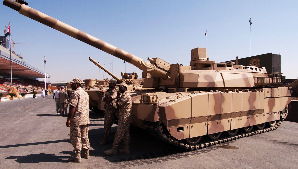 В танковых войсках армии ОАЭ LECLERC взаимодействовали с российскими БМП-3.