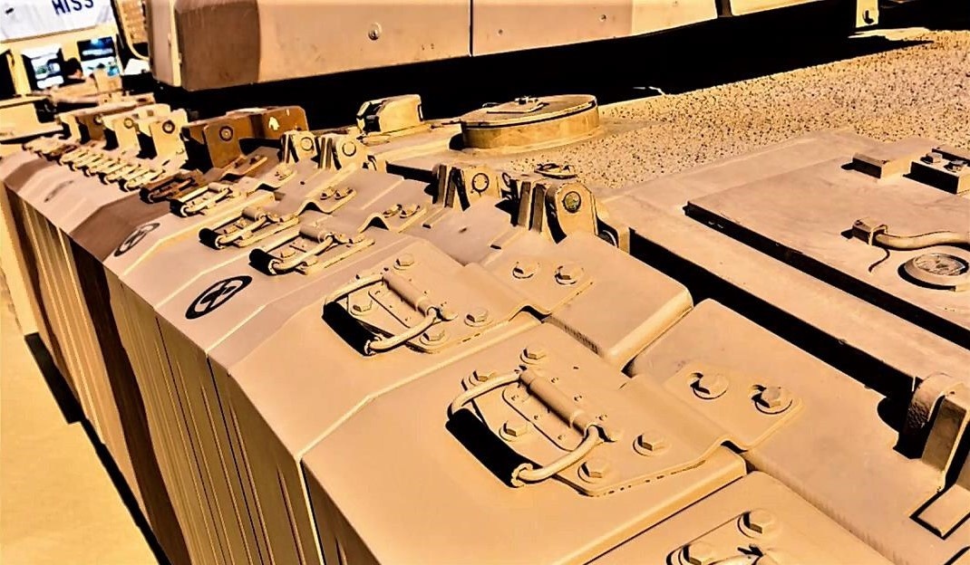 Дополнительные модули AZUR крепятся поверх штатных бортовых экранов, что значительно повышает уровень противокумулятивной стойкости.