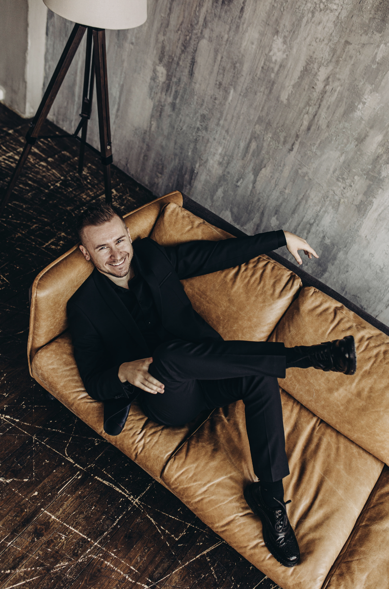 Кирилл в типичной рабочей позе маркетолога ;)