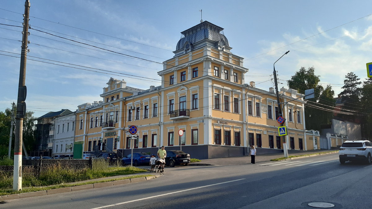 Самая первая аптека в г. Чебоксары. (1780 год постройки)