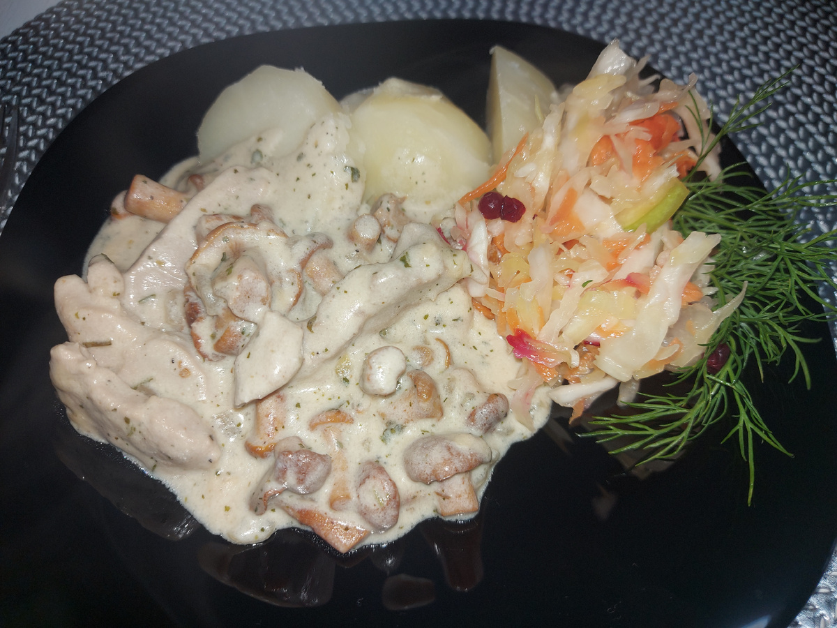 Цюрихское мясо по-питерски, в сезон лисичек