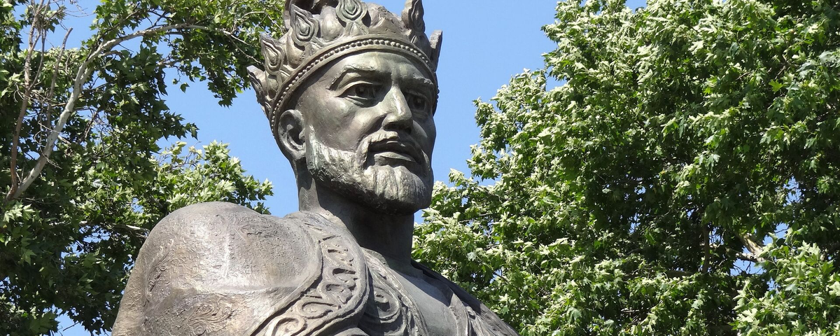 Памятник Тамерлану в Самарканде