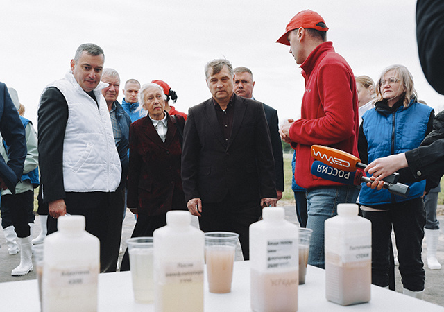    Сушка ила происходит в полностью герметичной установке, что исключает распространение запахов. В этом убедилась инициативная группа жителей Октябрьского района