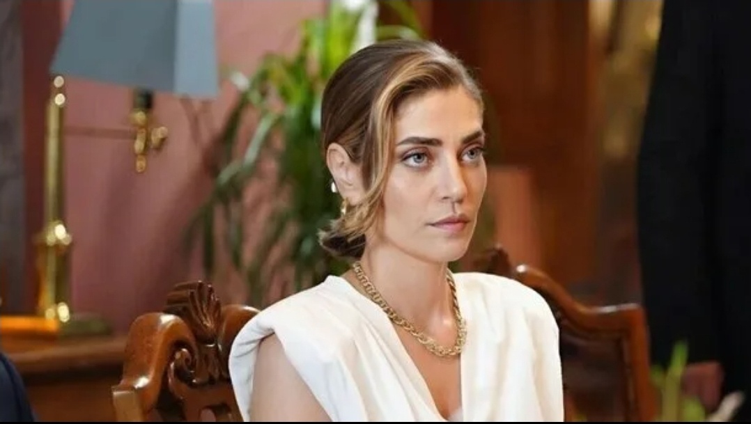 Кадр из сериала "Зимородок"