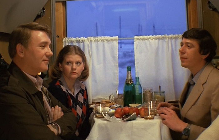 Современные пассажиры предпочитают не вступать в диалог с попутчиком. / Фото: imdb.com