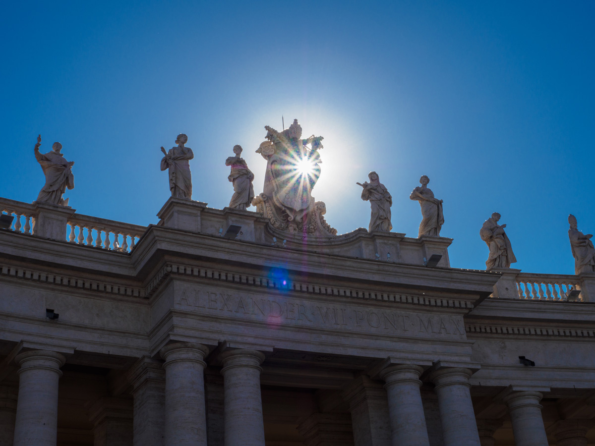 Собор Святого Петра. Колоннада Бернини. Рим