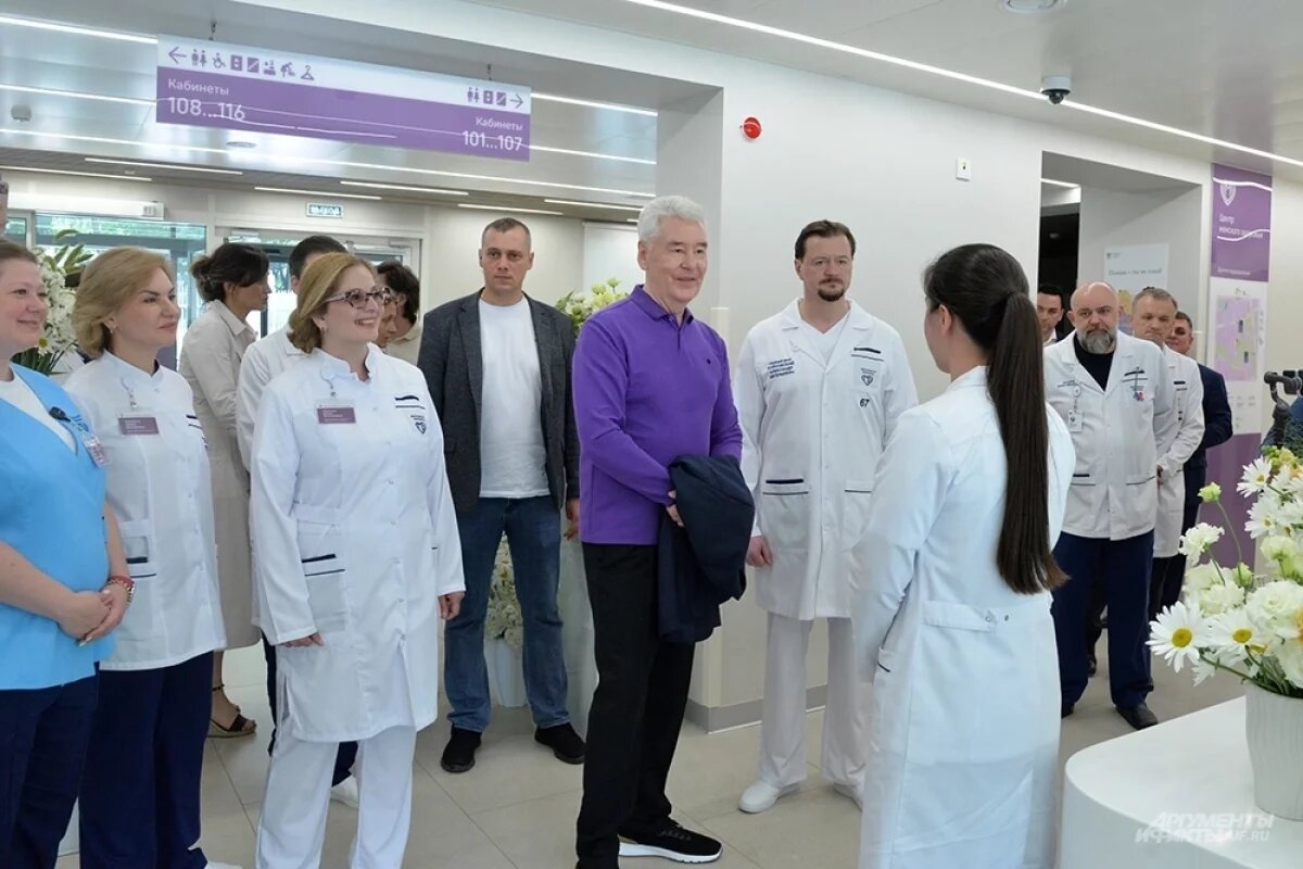    Сергей Собянин пообщался с персоналом центра женского здоровья ГКБ № 67 имени Ворохобова.