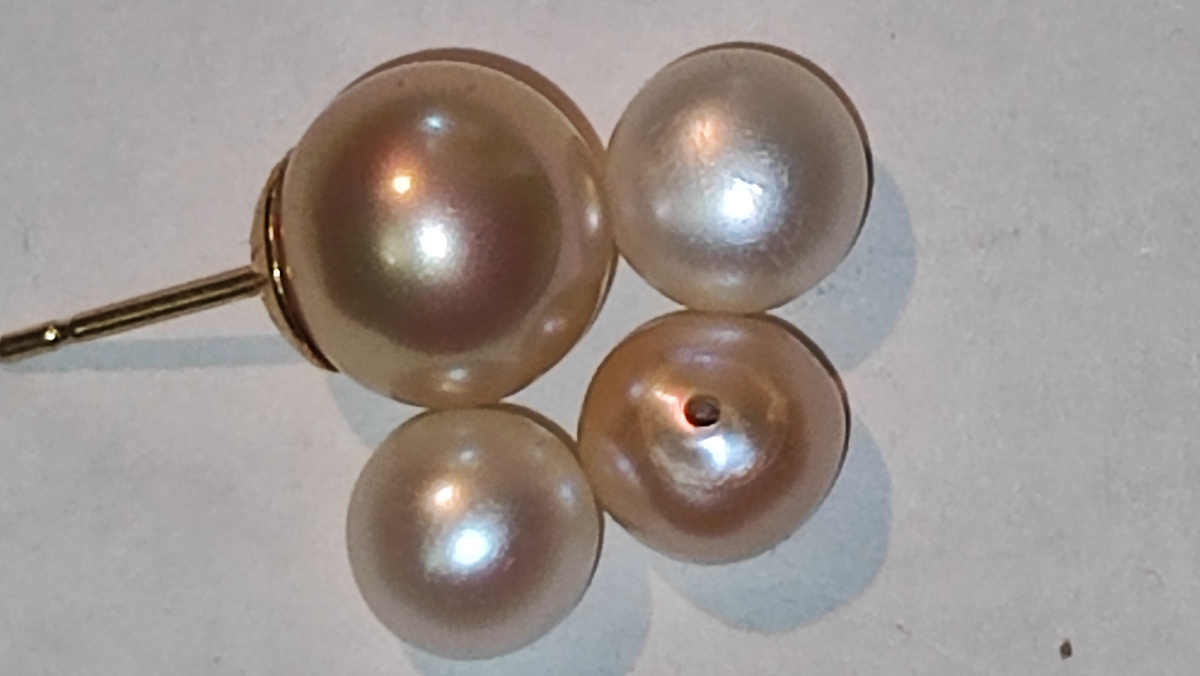 На фото хорошо видно отличие в блеске.