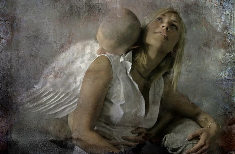 умерший мужчина рядом