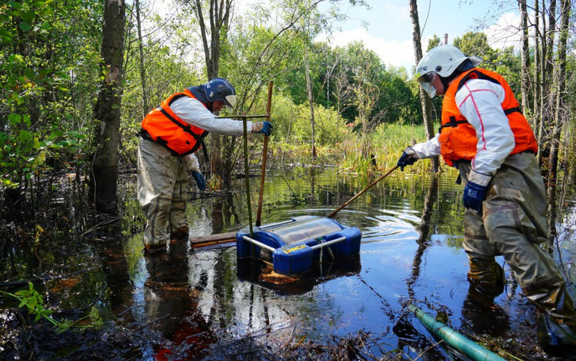    30 кубометров нефтепродуктов собрали с поверхности реки Старковка в Ижевске