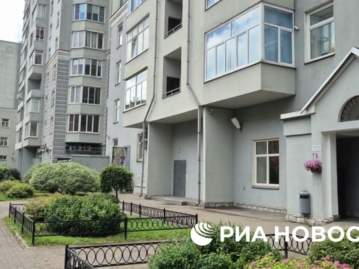    ЖК, в котором находится квартира покончившего с собой экс-министра транспорта Романа Старовойта© РИА Новости