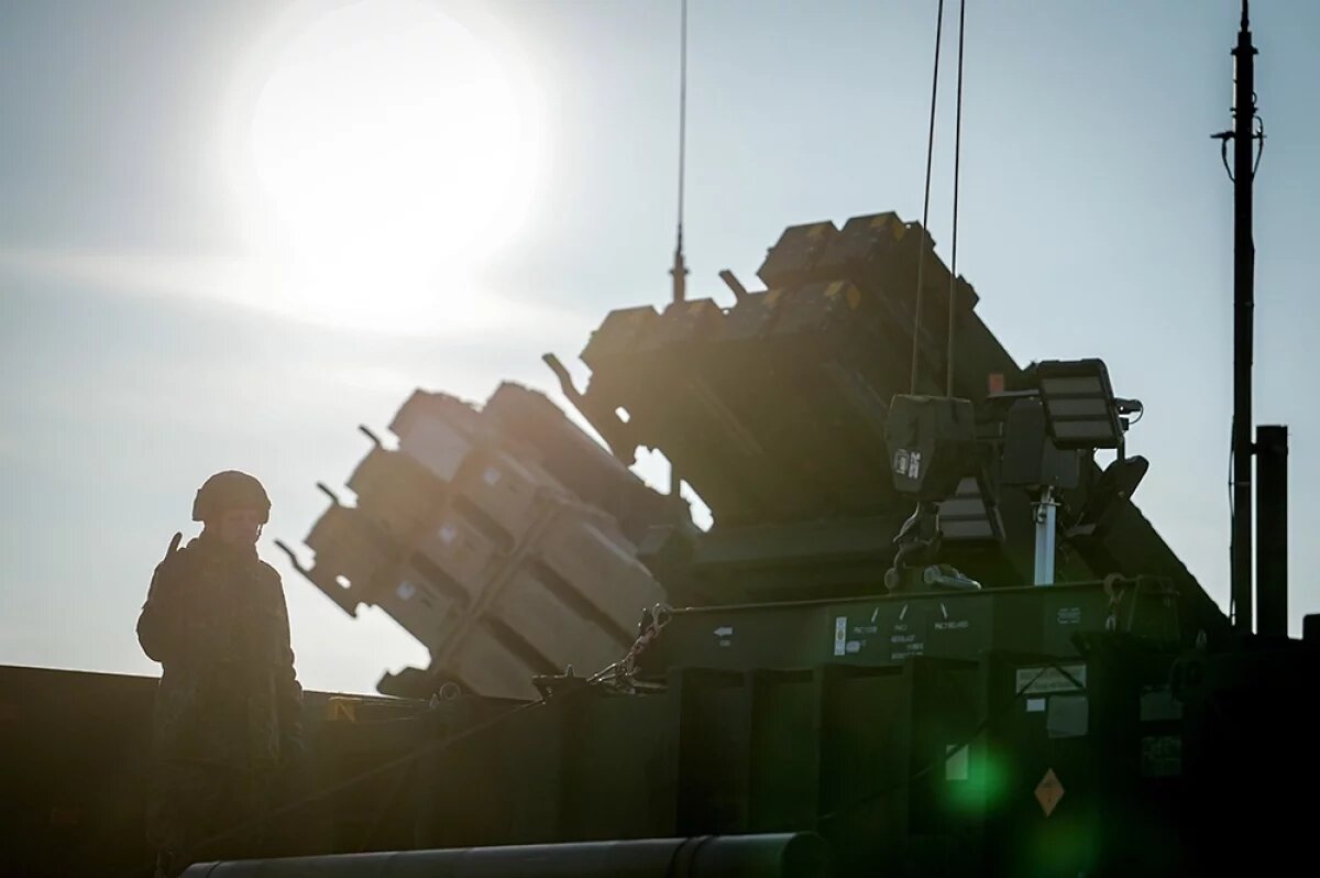    Откровенной издевкой можно назвать решение Трампа отправить Киеву 10 ракет для комплексов Patriot.