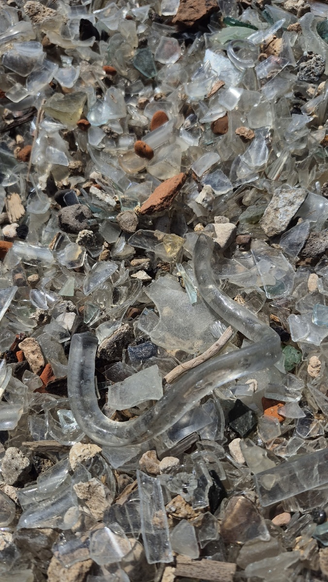 раньше тут был стекольный завод