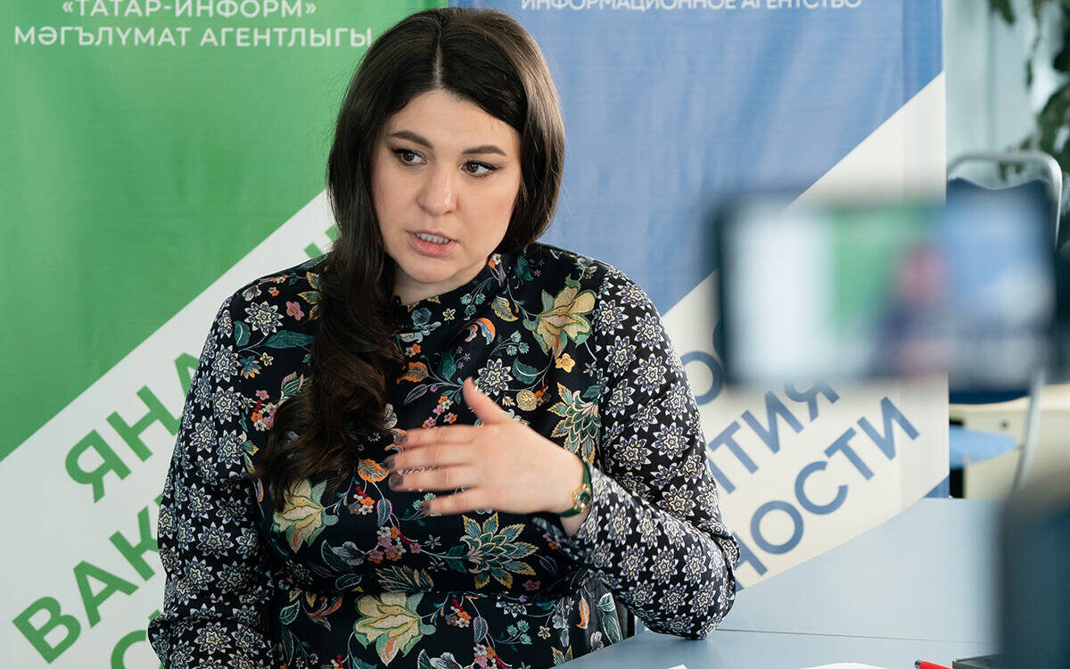 Талия Минуллина: «В таком бесконечном потоке коммуникации, в том числе с иностранцами, надо вылавливать то, что нам нужно, как в огромном океане с рыбой, где нужно найти рыбу, полезную нашему экономическому организму»Фото: © Салават Камалетдинов / «Татар-информ»