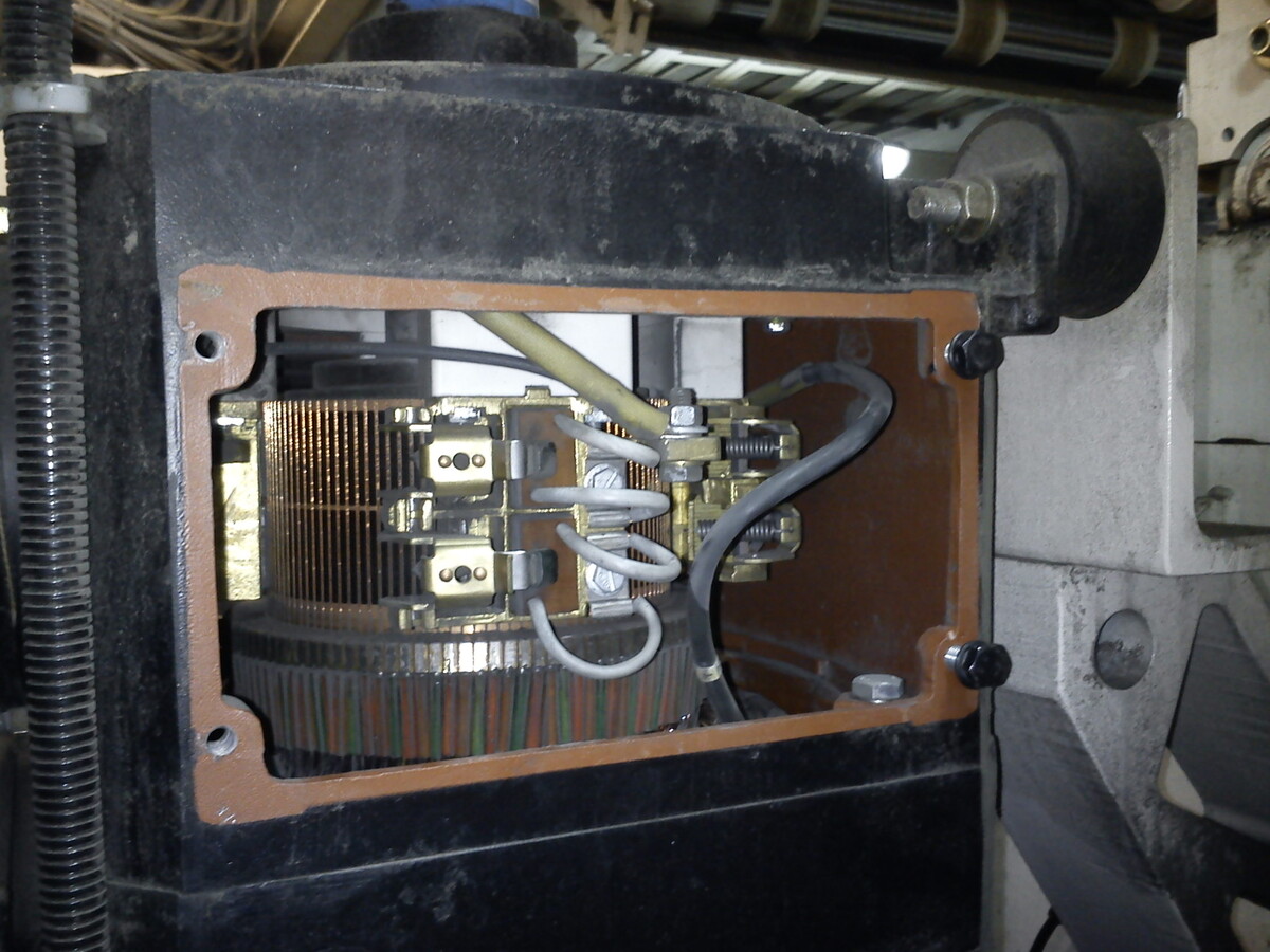 Двигатель постоянного тока. Фото просто в тему