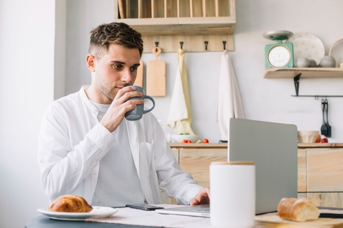 В удалённые дни сотрудники смогут заказать еду прямо домой в рамках заданного лимита