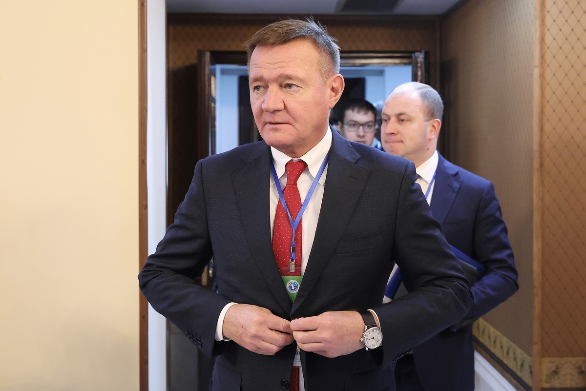    Министр транспорта РФ Роман Старовойт перед началом встречи в рамках Третьего Каспийского экономического форума в Тегеране. 2025 год./Валерий Шарифулин / РИА Новости