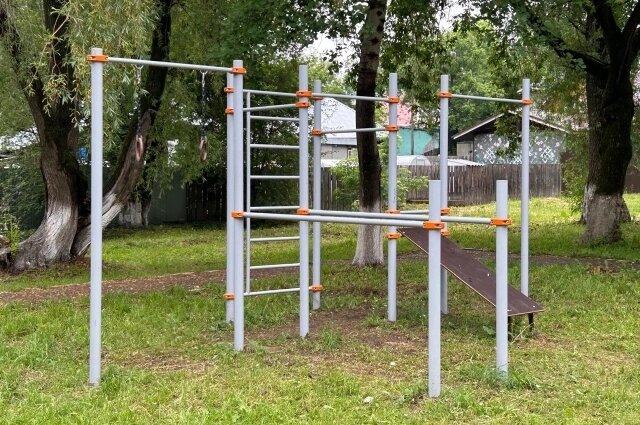    В Орджоникидзевском районе сделали детскую площадку (ул. Щербакова, 40). Фото: Пермская городская дума/ Эдуард Гараев