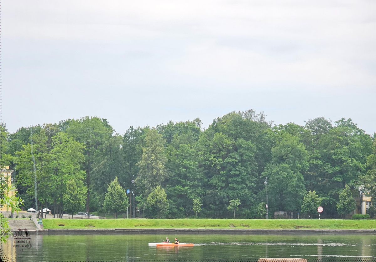  С самого утра у кого-то вовсю идут тренировки, пока я еду на трамвайчике на работу.