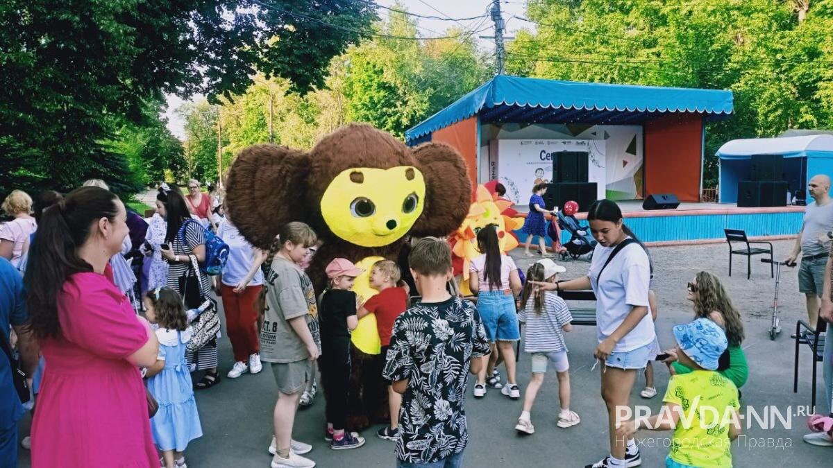    Для маленьких посетителей работали мастер-классы и спортивные площадки