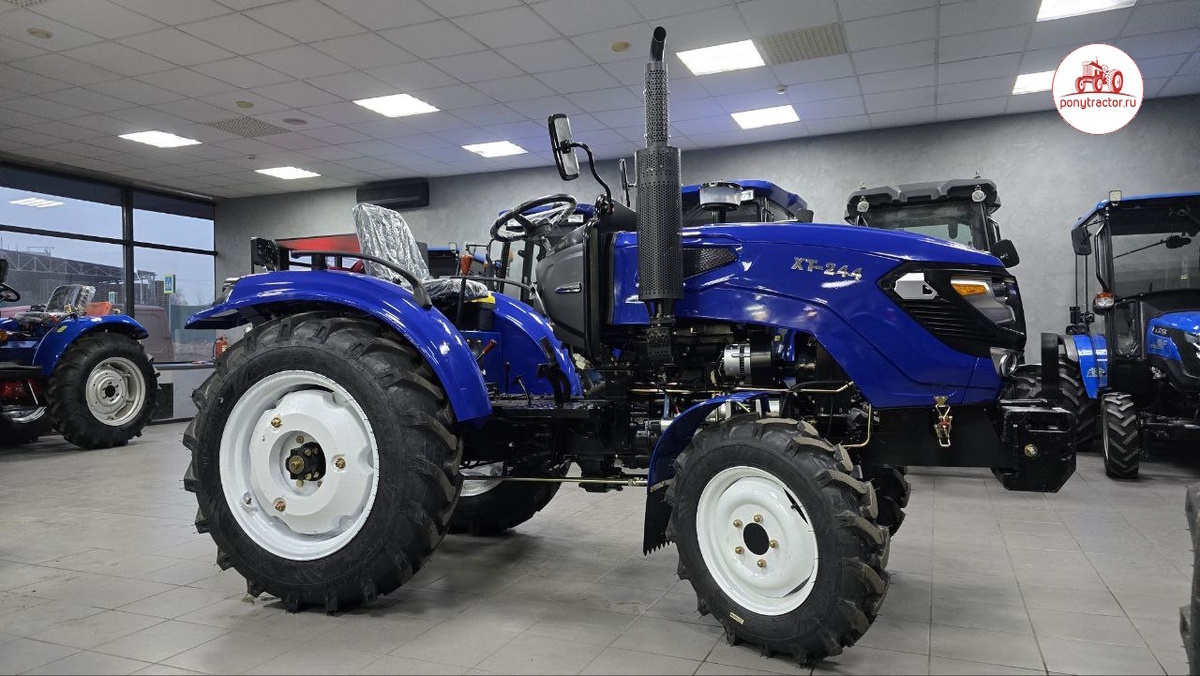 Мини-трактор XINGTAI XT-244. Вид справа. Фото автора.