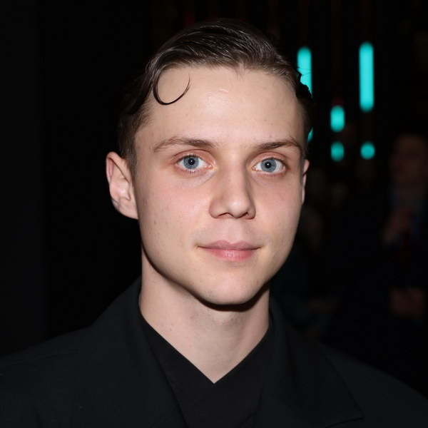     Ваня Дмитриенко даст концерт в новом имидже по-взрослому