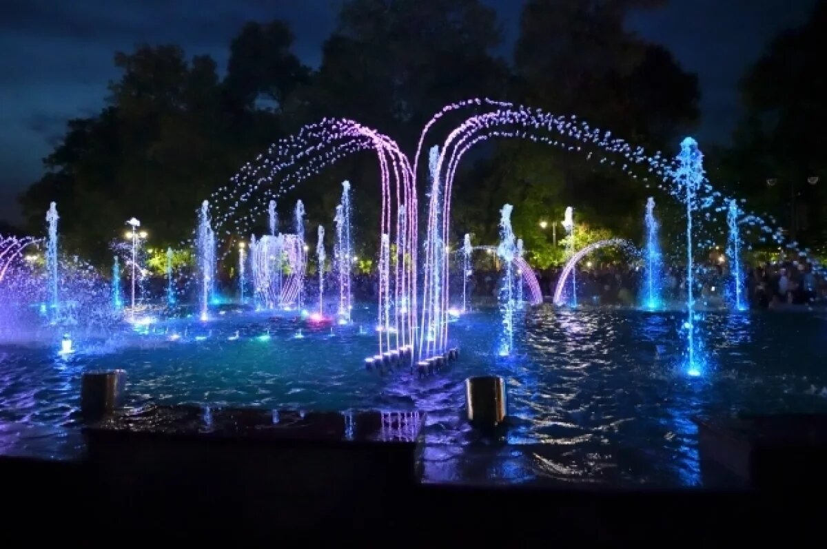    Ребенок поскользнулся у фонтана в Петербурге и попал в реанимацию