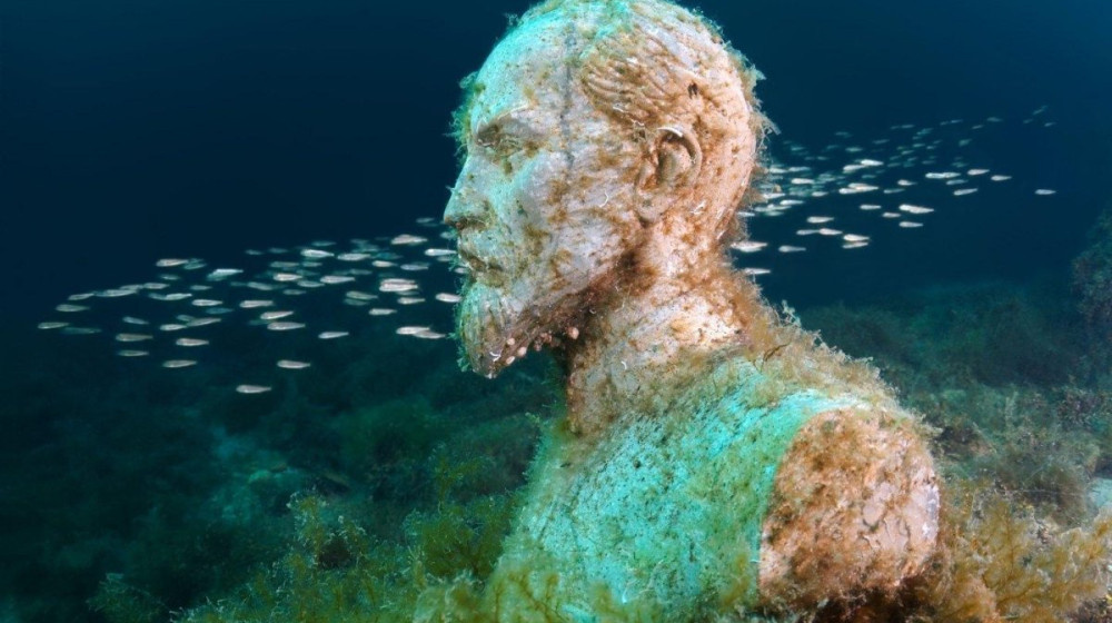    Подводный музей Крыма: сохранившие тайны античные колонны