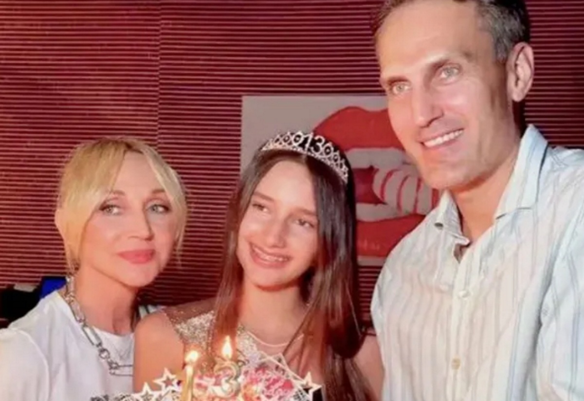 Кристина Орбакайте с мужем Михаилом Земцовым и дочкой Клавдией. Фото: соцсети