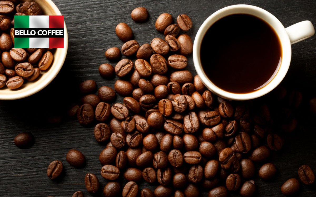 Робуста содержит в два раза больше кофеина, чем арабика, что придает ей более насыщенный, интенсивный вкус и плотную, бархатистую текстуру.