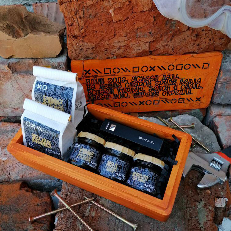 Вкусные и тематически оформленные подарки на День строителя 