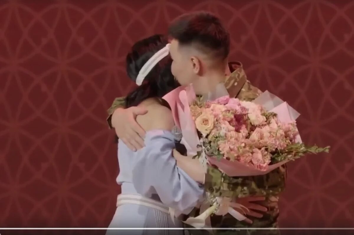    Мечтала, чтоб брат вел под венец.