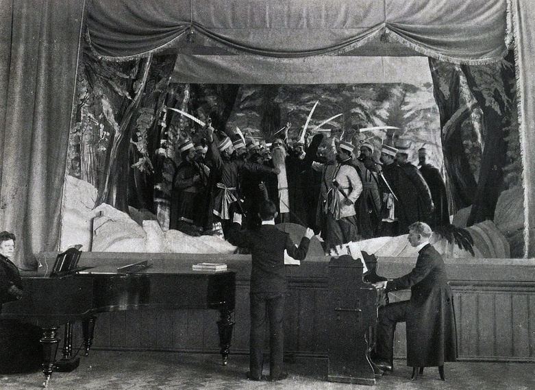 "Жизнь за царя", реальное училище имени Дома Романовых. Новониколаевск (нынешний Новосибирск), Российская империя, 1913