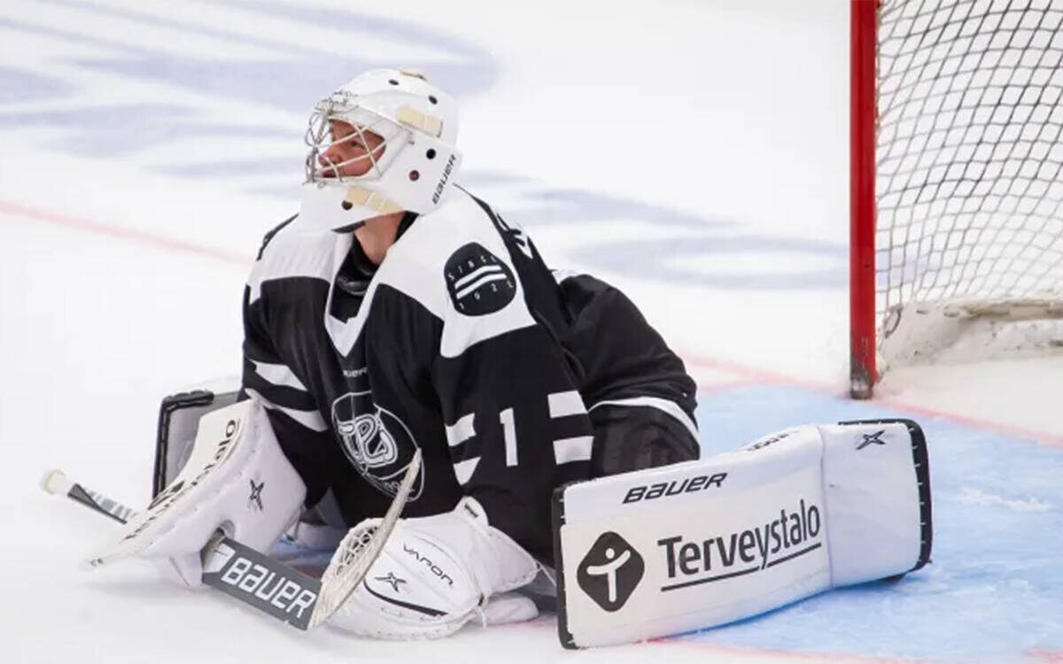 В финской Liiga Кареев отыграл два сезона, дважды брал серебряные медалиФото: hc.tps.fi